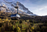 征服瑞士阿尔卑斯山脉之巅——探访因特拉肯和少女峰的壮丽景点