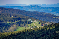 旅游资讯网-捷克旅游_探索捷克奥尔利采山脉的雄伟之美
