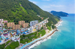 旅游资讯网-韩国旅游_探索釜山海岸色彩缤纷的白浅滩文化村